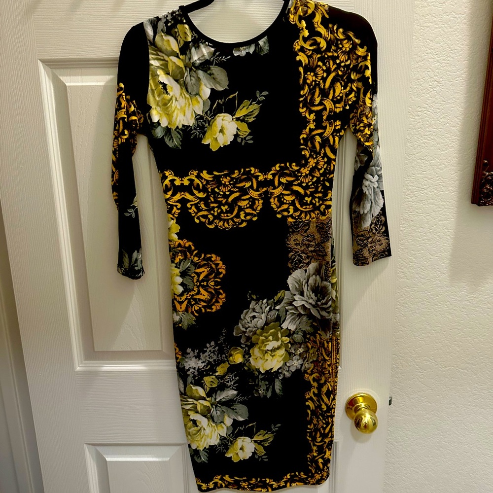Black and gold, long sleeve dress floral and de mask size small